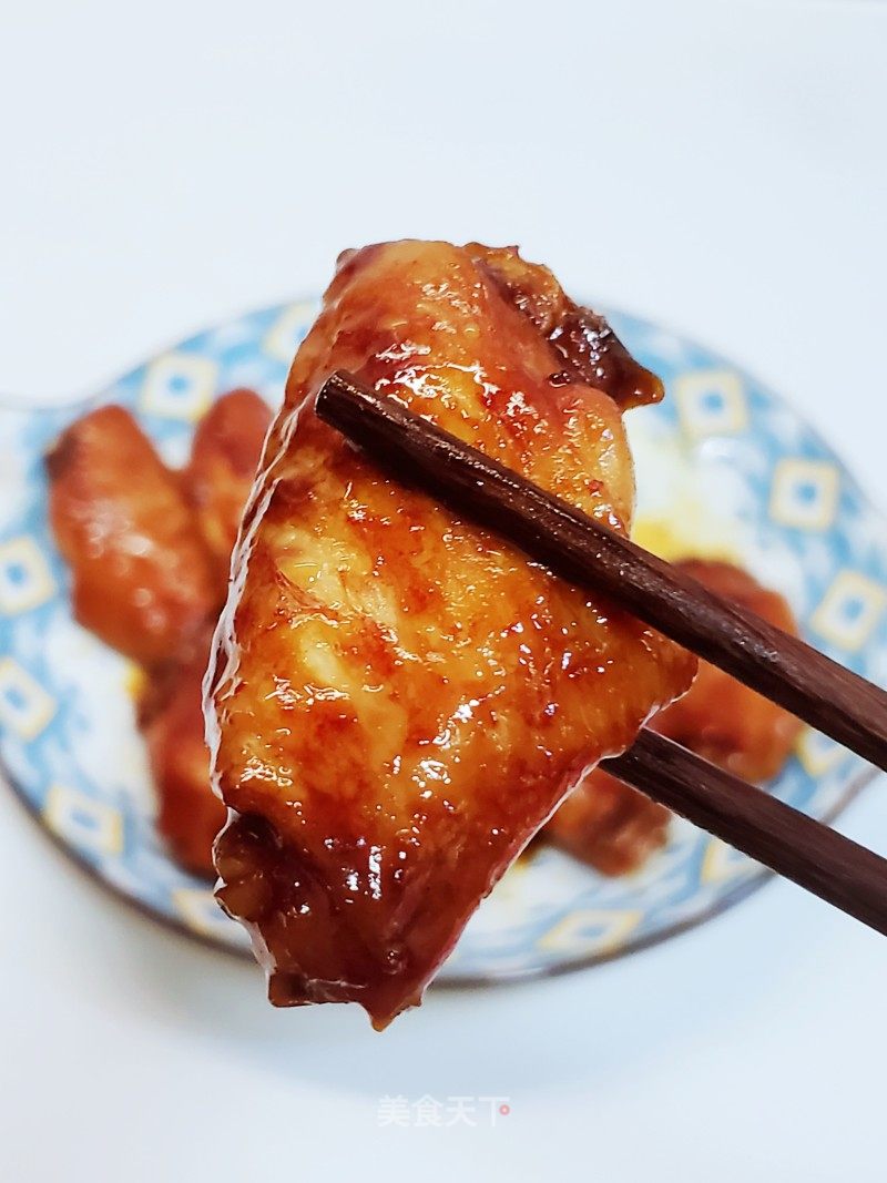 红烧鸡翅中的做法_红烧鸡翅中怎么做_和月香的菜谱_美食天下
