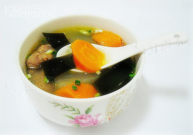 夏日营养靓汤的做法_胡萝卜冬瓜排骨海带汤——夏日的营养靓汤_夏日营养靓汤怎么做_菜谱_美食天下