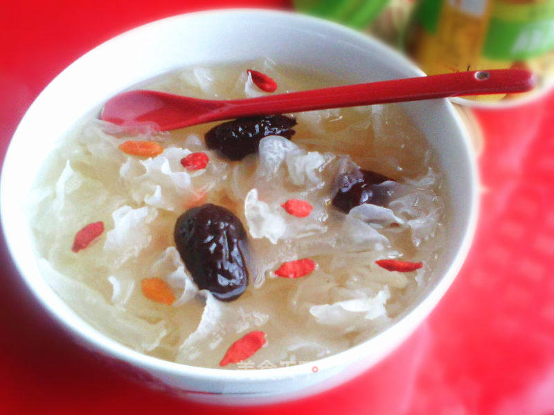 红枣枸杞银耳汤的做法_红枣枸杞银耳汤怎么做_小食光姑娘的菜谱_美食天下
