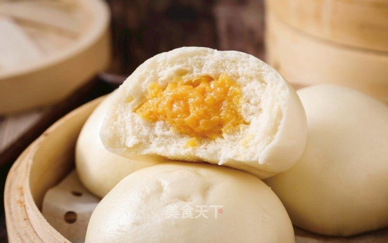广式早点奶黄包的做法_ 奶黄包丨广式早点宣软香甜，孩子特别爱吃！！！！_广式早点奶黄包怎么做_轻饭！的菜谱_美食天下