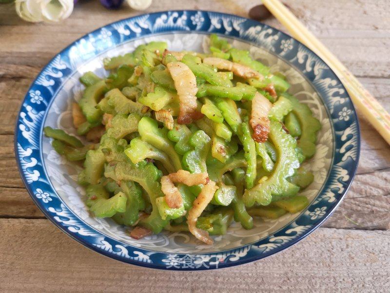 五花肉炒苦瓜的做法_五花肉炒苦瓜怎么做_冬季心情的菜谱_美食天下