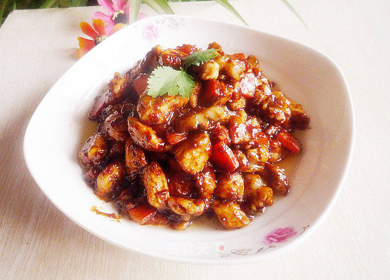 酱爆桃仁鸡丁的做法_酱爆桃仁鸡丁怎么做_菜谱_美食天下