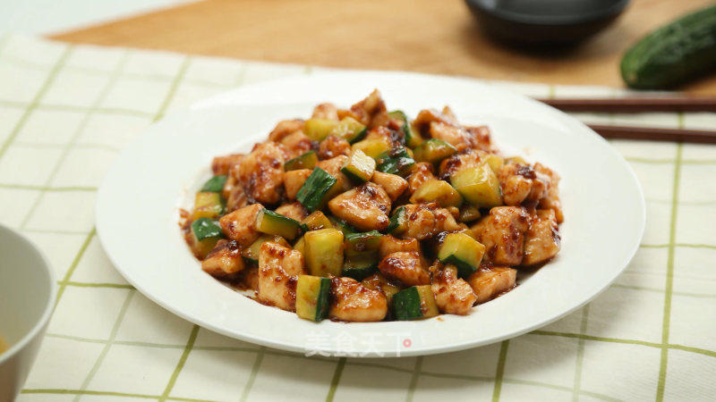 酱爆鸡丁的做法_酱爆鸡丁怎么做_美食天下的菜谱_美食天下