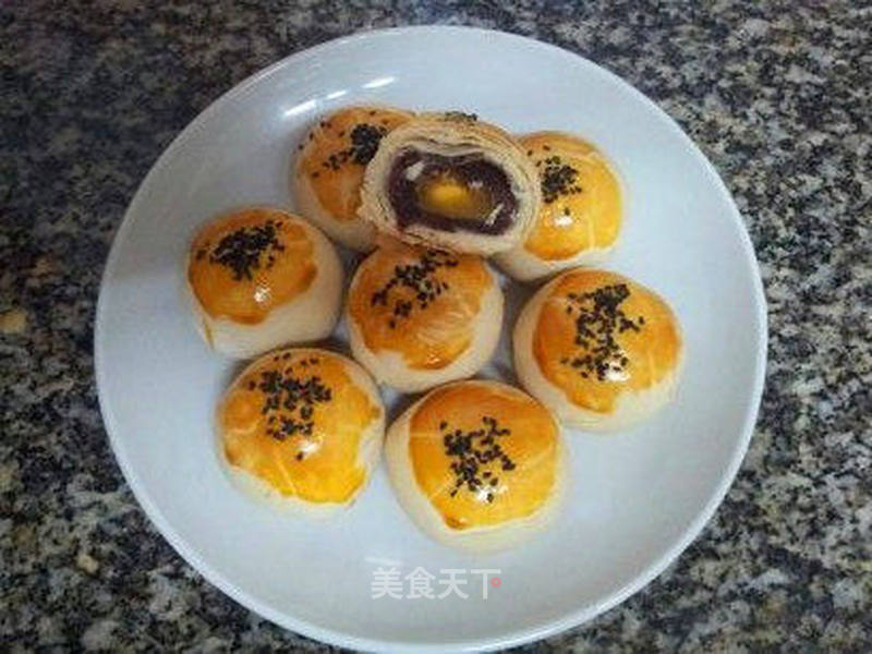 蛋黄酥的做法_苏式月饼–蛋黄酥_蛋黄酥怎么做_菜谱_美食天下