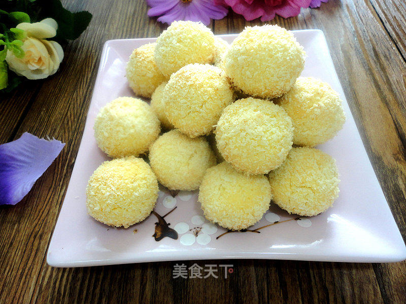 黄金椰蓉球的做法_黄金椰蓉球怎么做_金凤栖梧的菜谱_美食天下