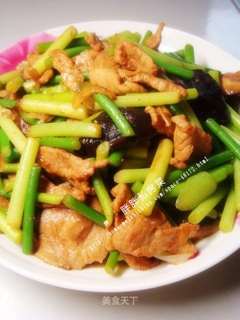 蒜苔香菇炒肉的做法_蒜薹香菇炒肉_蒜苔香菇炒肉怎么做_菜谱_美食天下