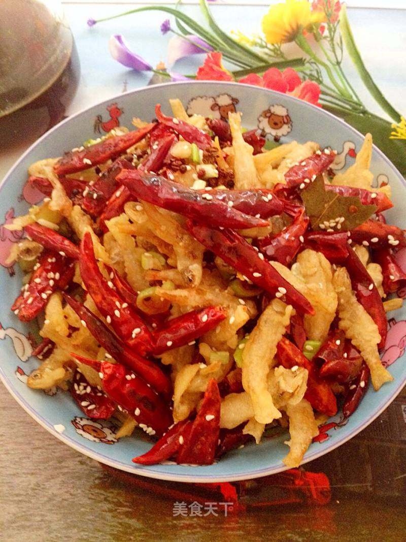 香酥辣小小鱼的做法_香酥辣小小鱼怎么做_美食小飞鱼的菜谱_美食天下