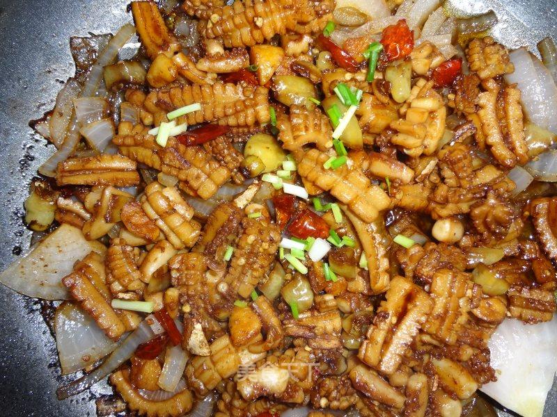 铁板双椒鱿鱼的做法_铁板双椒鱿鱼怎么做_菜谱_美食天下