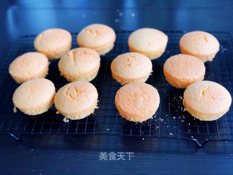 无水老式鸡蛋糕的做法_无水老式鸡蛋糕怎么做_美食妃英理的菜谱_美食天下