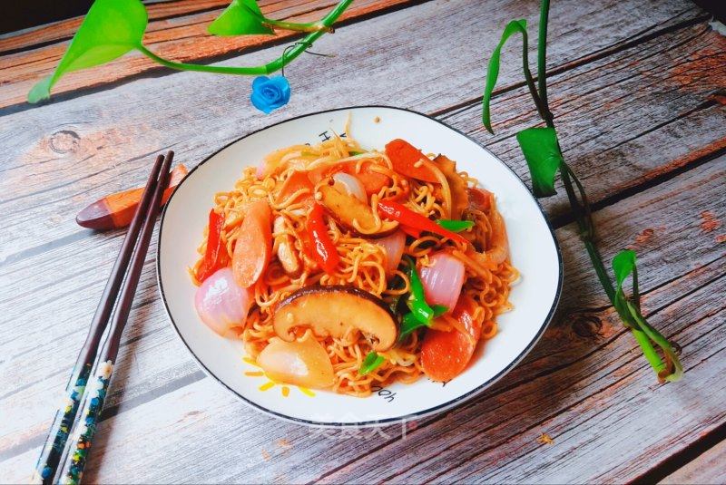 酱炒方便面的做法_酱炒方便面怎么做_一溪月的菜谱_美食天下