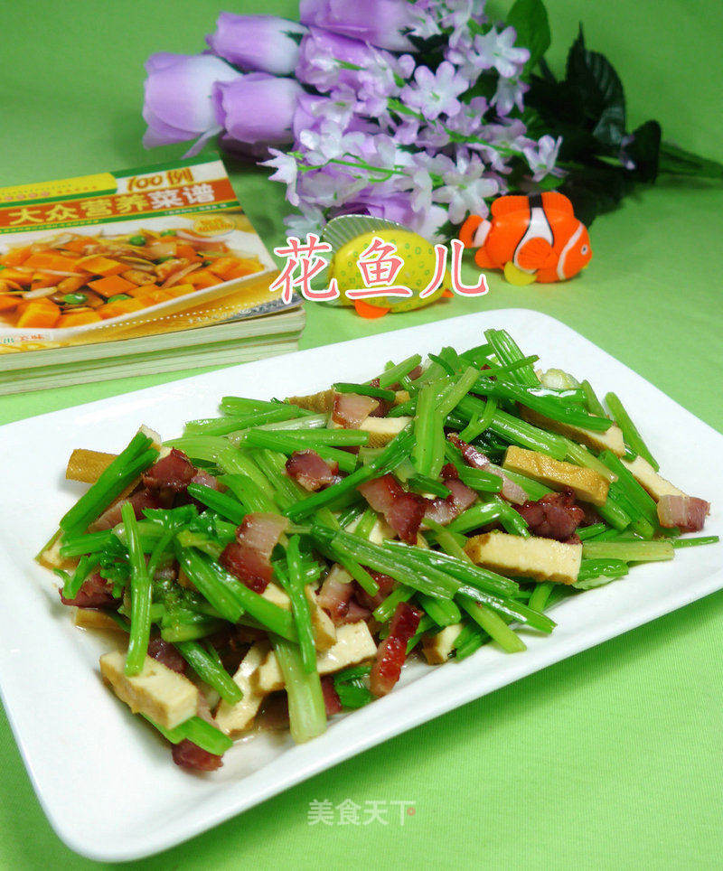 腊肉香干炒芹菜的做法_腊肉香干炒芹菜怎么做_花鱼儿的菜谱_美食天下