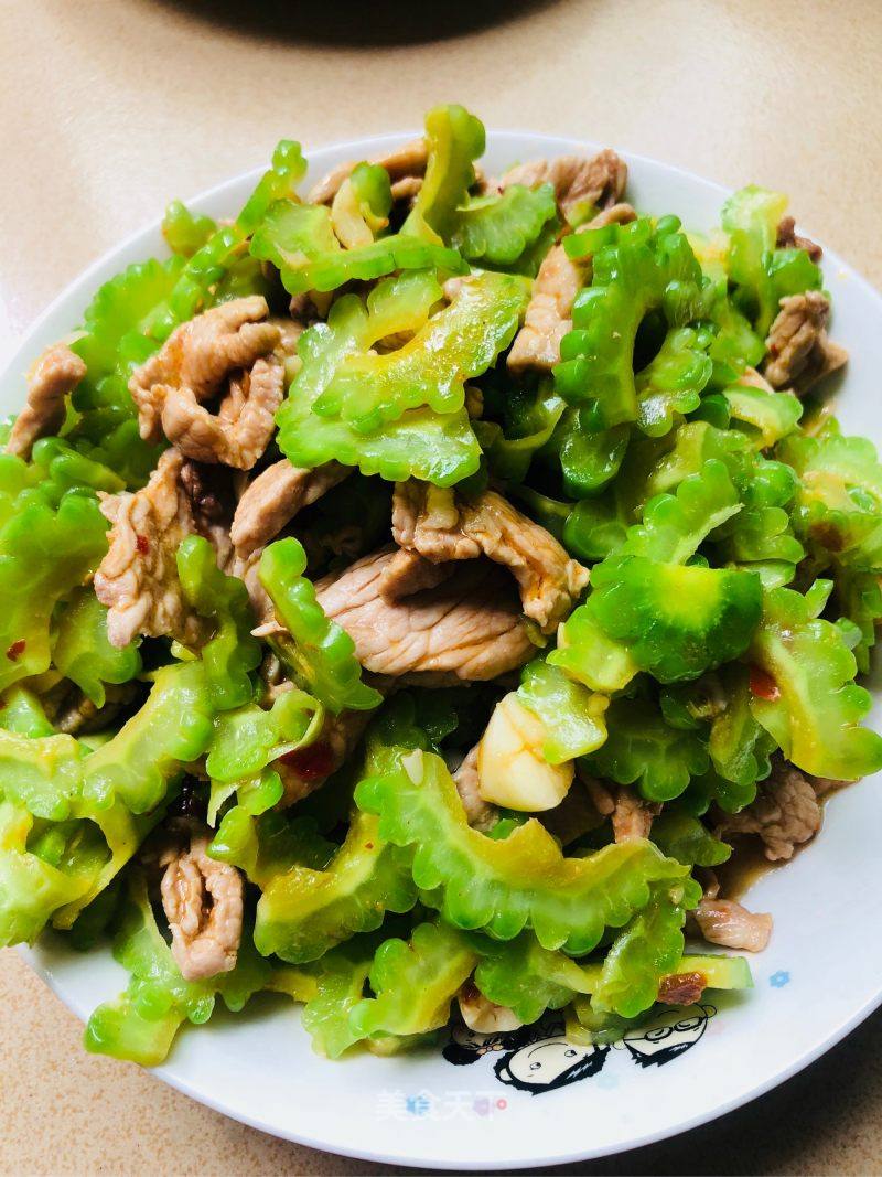 苦瓜炒肉片的做法_苦瓜炒肉片怎么做_打咕噜的布丁的菜谱_美食天下