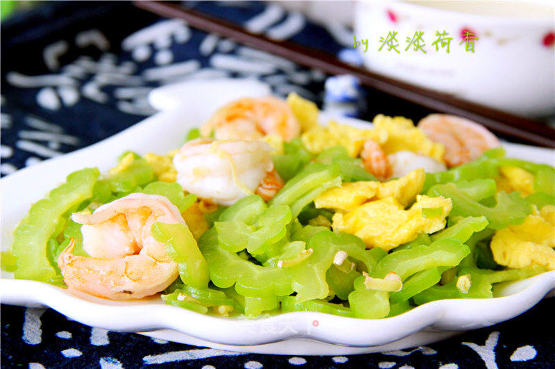 苦瓜虾仁滑蛋的做法_苦瓜虾仁滑蛋怎么做_小堂堂妈妈的菜谱_美食天下