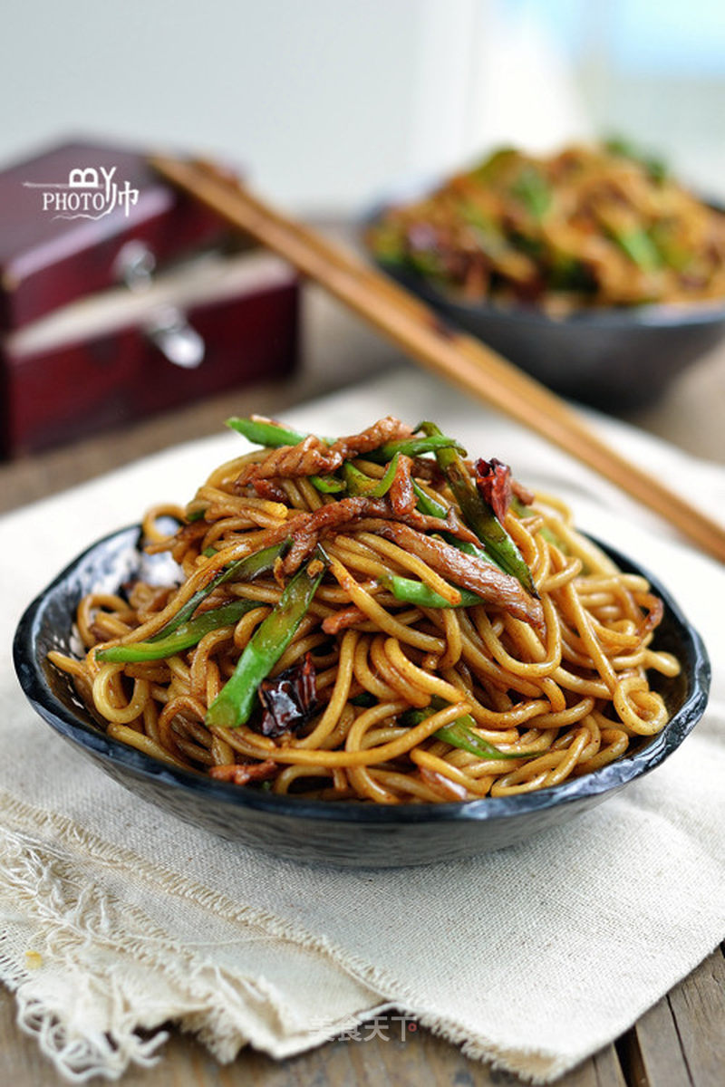 豆角肉丝炒面的做法_【豆角肉丝炒面】_豆角肉丝炒面怎么做_帅帅小厨的菜谱_美食天下