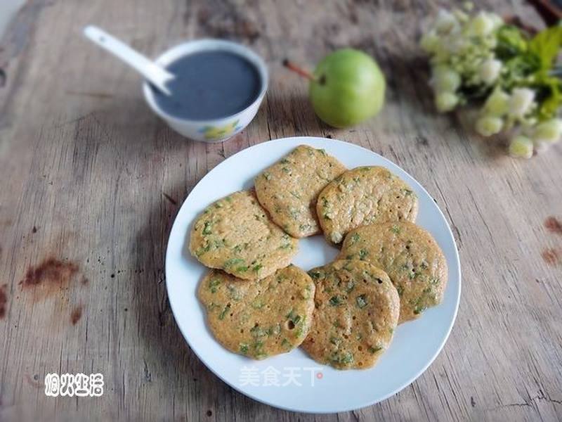 葱花鸡蛋燕麦饼的做法_简单做,健康吃——葱花鸡蛋燕麦饼_葱花鸡蛋燕麦饼怎么做_清欢的烟火生活的菜谱_美食天下