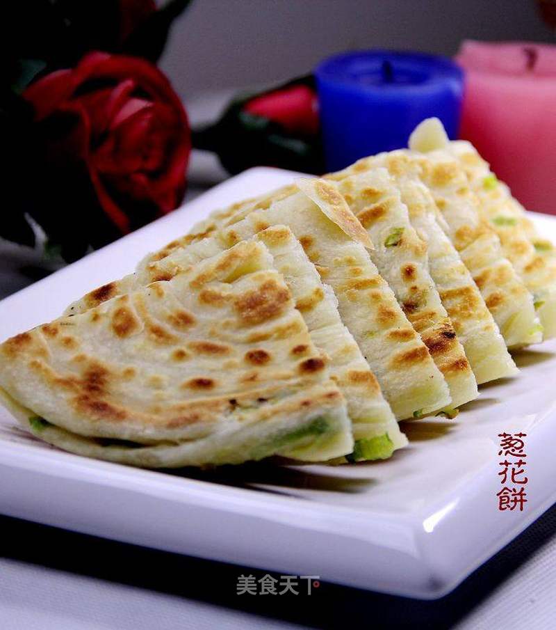 葱花饼的做法_京味儿家常面食“葱花饼”_葱花饼怎么做_大炒勺的菜谱_美食天下