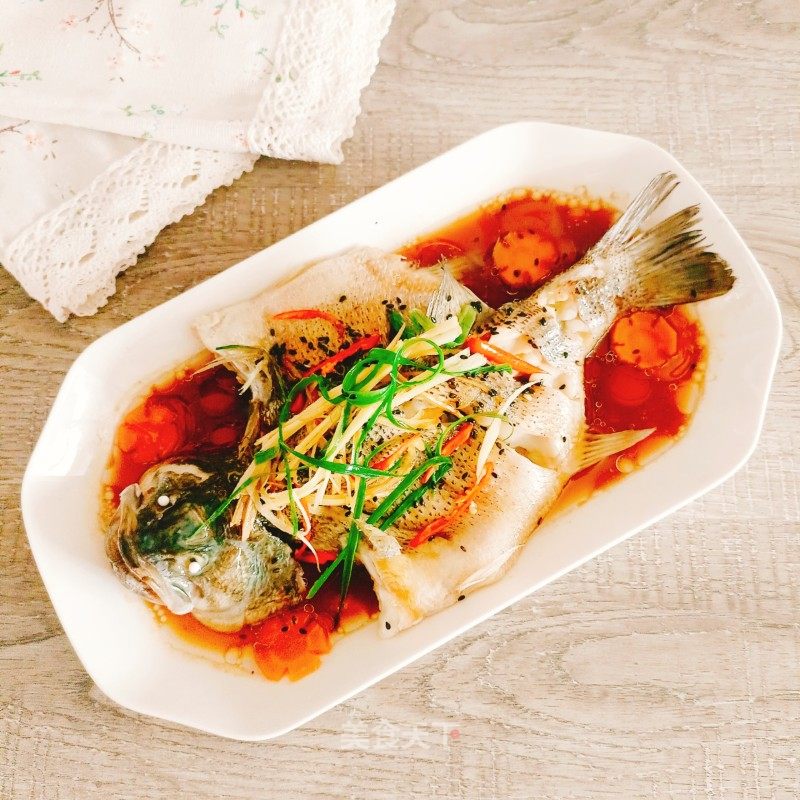 清蒸鲈鱼的做法_清蒸鲈鱼怎么做_沐祠姐姐的菜谱_美食天下