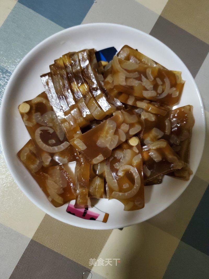 肉皮冻的做法_肉皮冻怎么做_留胡子的皇家MQ的菜谱_美食天下