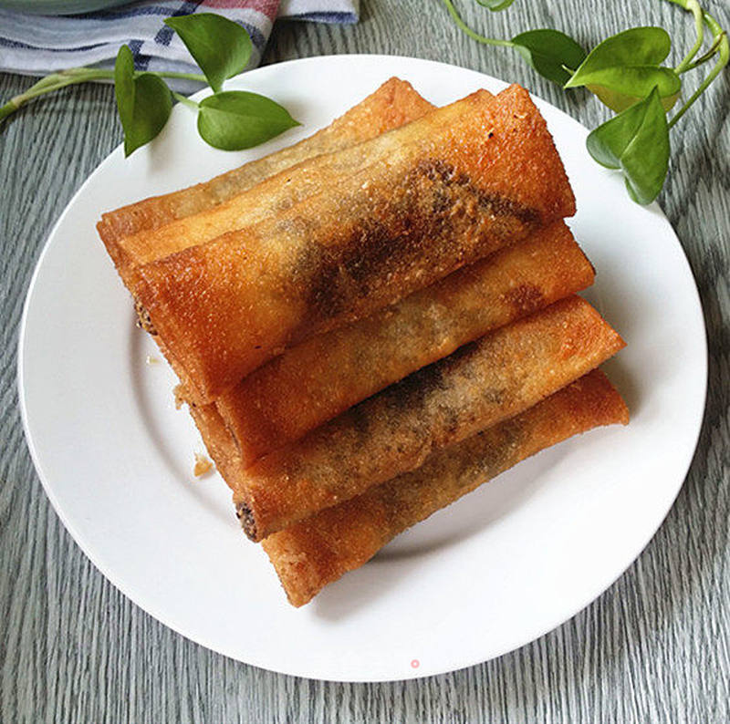 红豆沙春卷的做法_红豆沙春卷怎么做_老方小雨的菜谱_美食天下