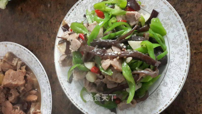 木耳青椒炒肉片的做法_木耳青椒炒肉片怎么做_蓝莓nico的菜谱_美食天下