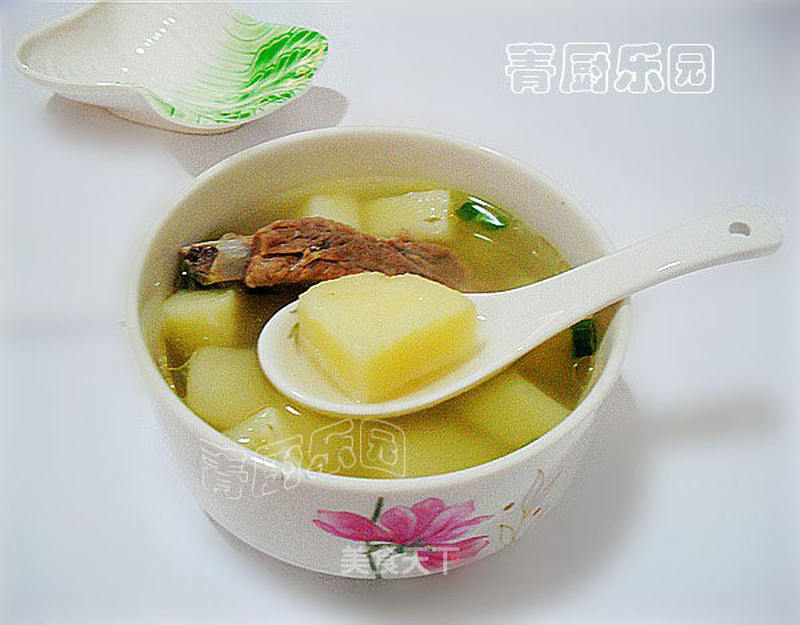 土豆炖排骨汤的做法_土豆是运动者的最佳食品——土豆炖排骨汤_土豆炖排骨汤怎么做_菜谱_美食天下