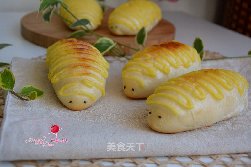 毛毛虫肉松面包的做法_毛毛虫肉松面包怎么做_Meggy跳舞的苹果的菜谱_美食天下