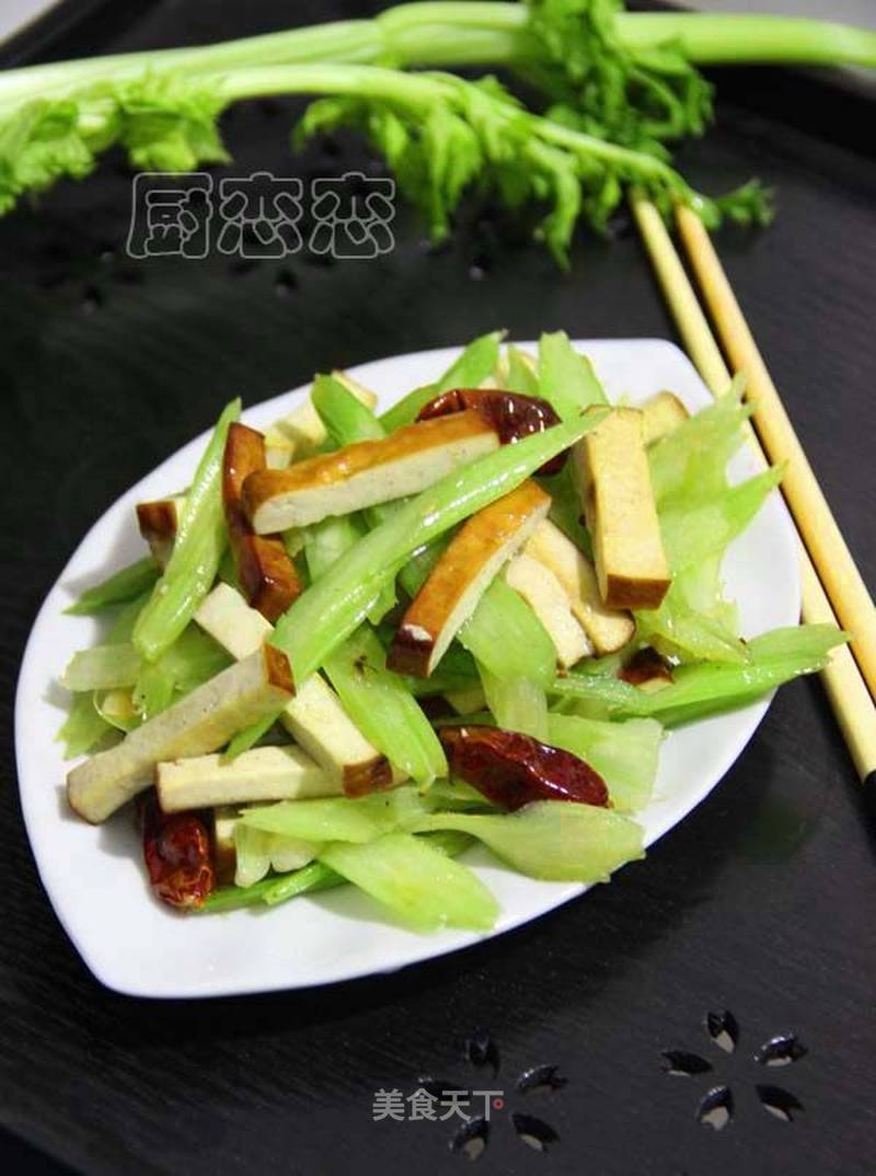 芹菜香干的做法_芹菜香干怎么做_厨恋恋私房菜的菜谱_美食天下