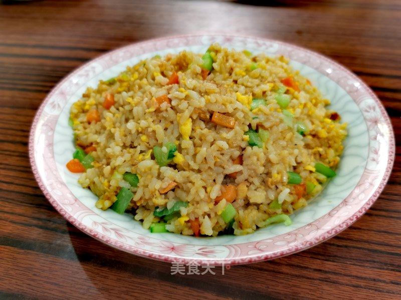 酱油炒饭的做法_酱油炒饭怎么做_优子家的味道的菜谱_美食天下