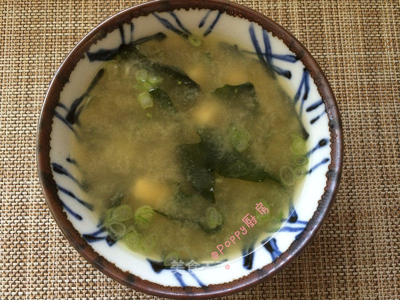 一碗味增汤的做法_【Poppy厨房】一碗味增汤,暖心暖胃_一碗味增汤怎么做_Poppy厨房的菜谱_美食天下