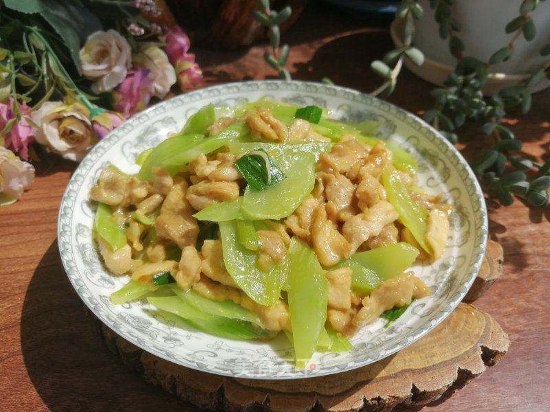 莴笋炒鸡肉的做法_莴笋炒鸡肉怎么做_清水淡竹的菜谱_美食天下