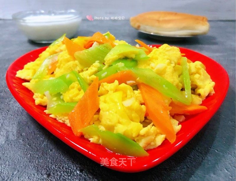 莴笋胡萝卜炒鸡蛋的做法_莴笋胡萝卜炒鸡蛋怎么做_祯祯宝贝的菜谱_美食天下
