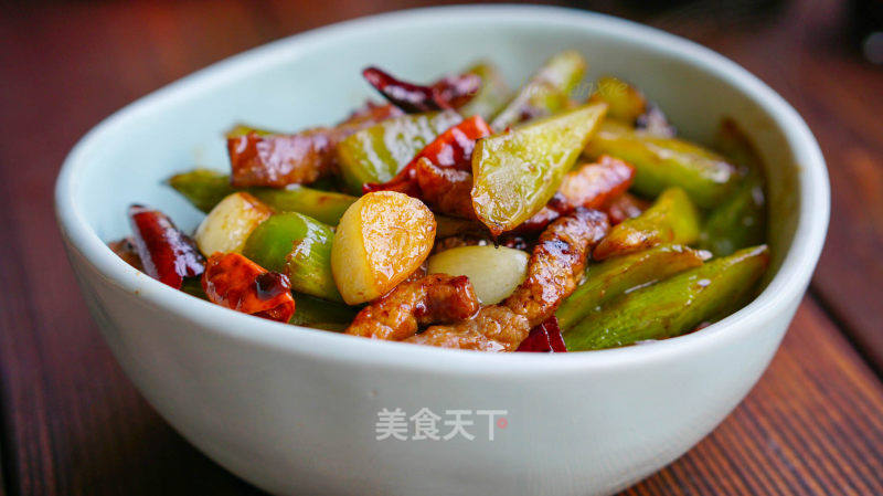 莴笋炒牛肉的做法_莴笋炒牛肉怎么做_辽南蟹的菜谱_美食天下