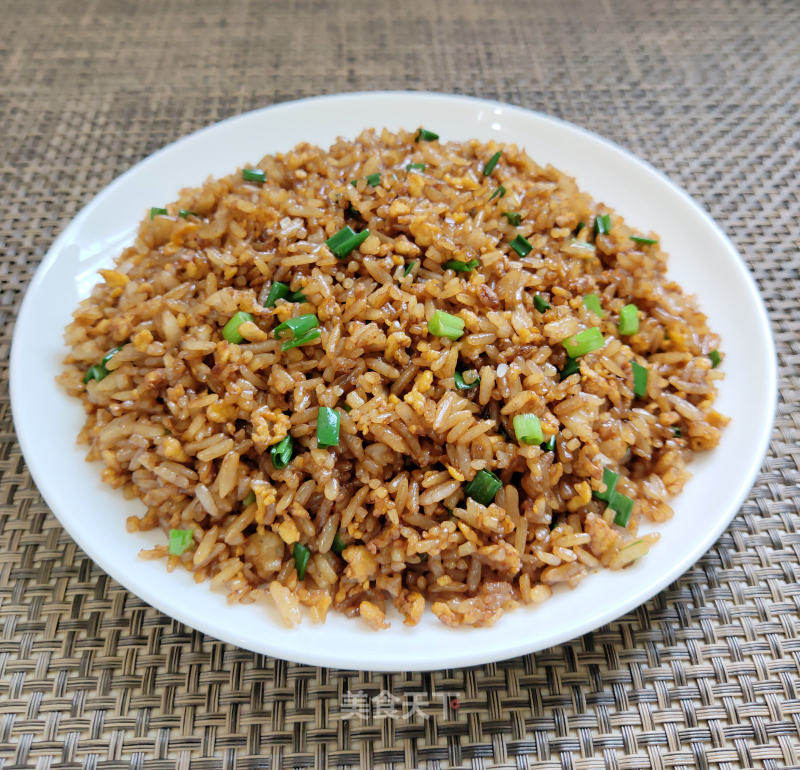 酱油蛋炒饭的做法_酱油蛋炒饭怎么做_零下一度0511的菜谱_美食天下