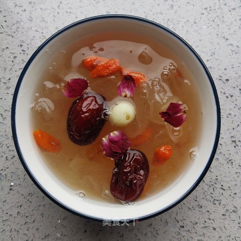 银耳桃胶莲子羹的做法_银耳桃胶莲子羹怎么做_红•宏的菜谱_美食天下