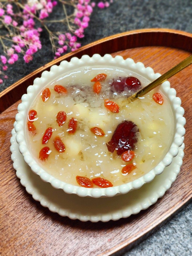 银耳莲子羹的做法_银耳莲子羹怎么做_宸·羽的菜谱_美食天下