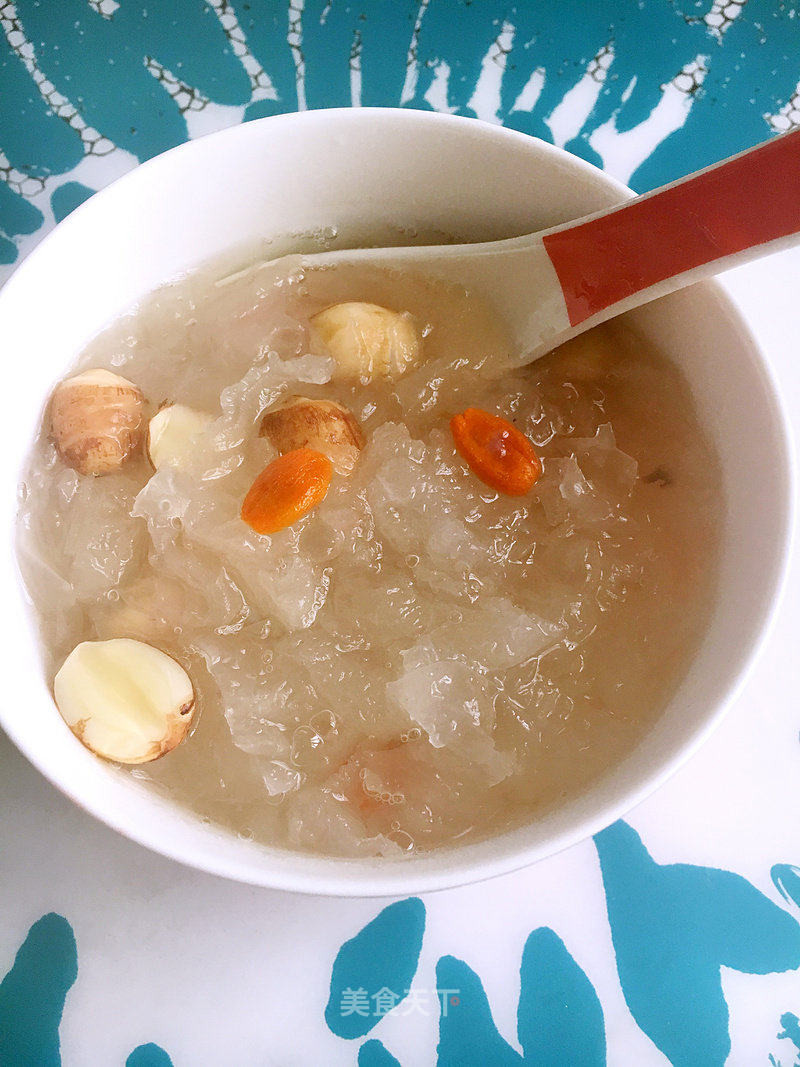 银耳莲子羹的做法_银耳莲子羹怎么做_爱做饭的小媛媛的菜谱_美食天下