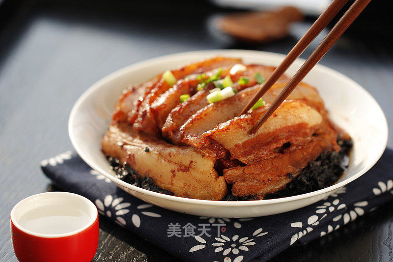 梅菜扣肉的做法_梅菜扣肉怎么做_斯佳丽WH的菜谱_美食天下