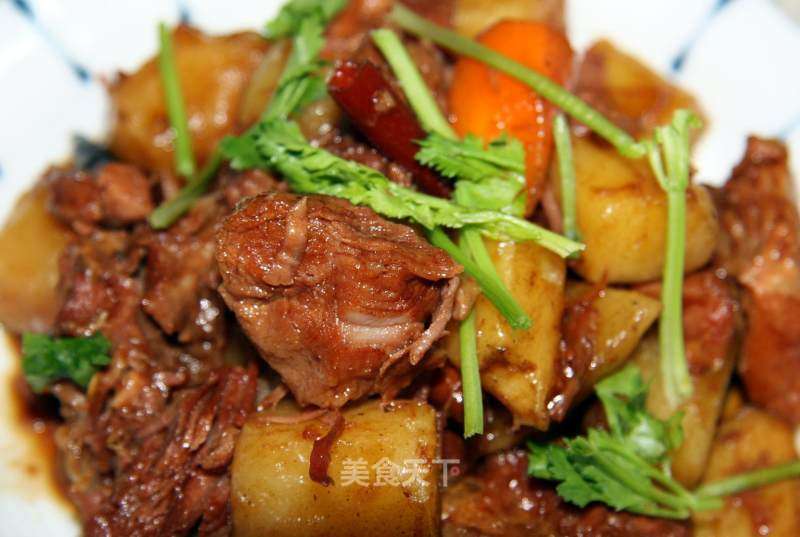 土豆炖牛肉的做法_土豆炖牛肉怎么做_菜谱_美食天下