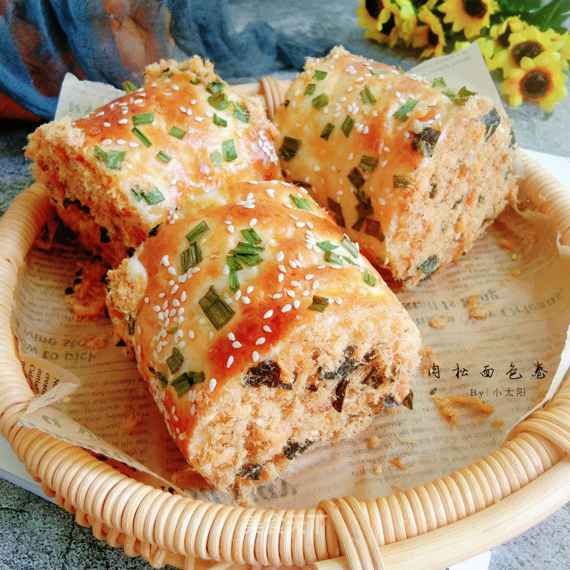 松软咸香的肉松面包卷的做法_松软咸香的肉松面包卷怎么做_小呀小太阳吖的菜谱_美食天下