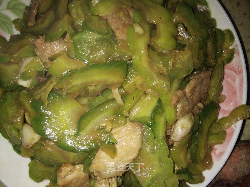 苦瓜炒肉片的做法_苦瓜炒肉片怎么做_夏天的小清新的菜谱_美食天下