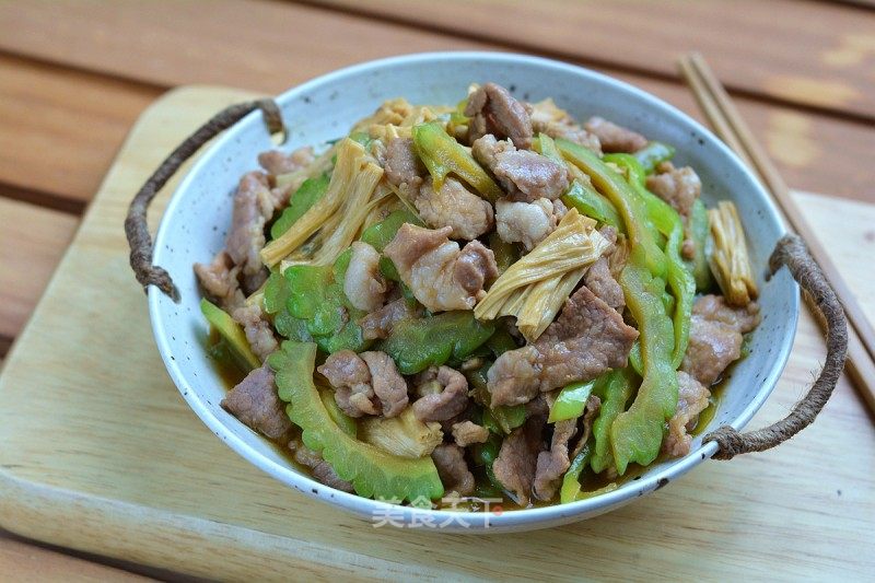 肉片炒腐竹苦瓜的做法_肉片炒腐竹苦瓜怎么做_Meggy跳舞的苹果的菜谱_美食天下