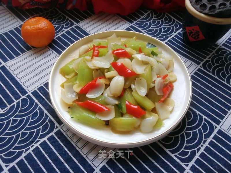 西芹炒百合的做法_西芹炒百合怎么做_一溪月的菜谱_美食天下