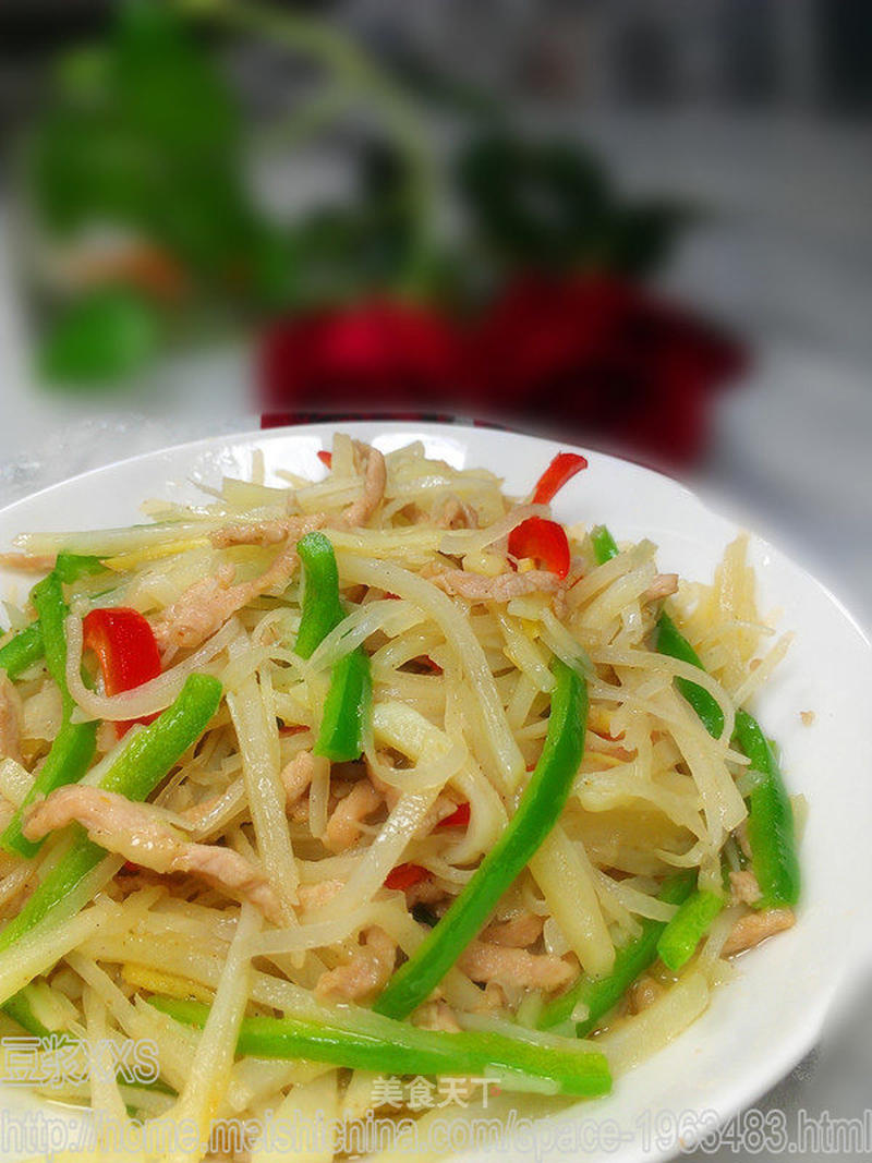 肉丝青椒炒土豆丝的做法_肉丝青椒炒土豆丝怎么做_菜谱_美食天下