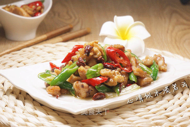 酱爆核桃鸡丁的做法_提高脑力的考生菜【酱爆核桃鸡丁】_酱爆核桃鸡丁怎么做_心清似水淡若云的菜谱_美食天下