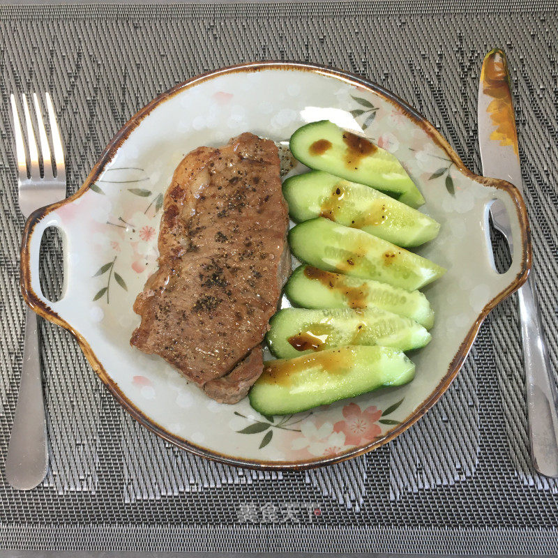 香煎原切牛排的做法_香煎原切牛排怎么做_RLing的菜谱_美食天下