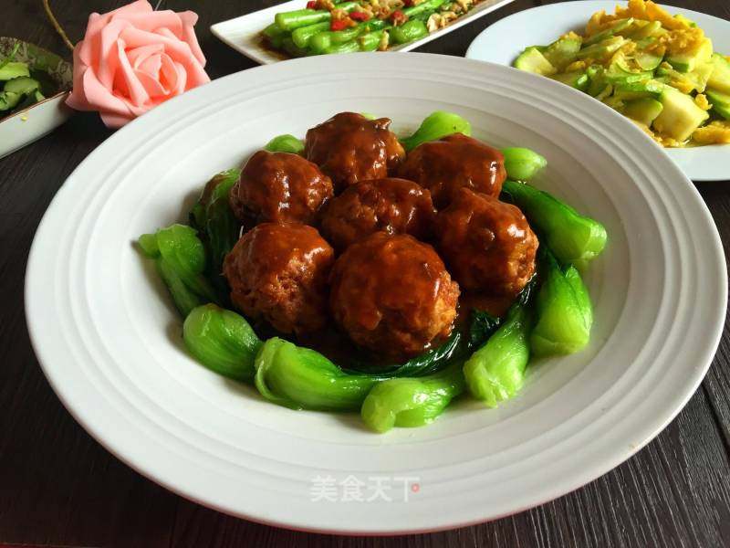 红烧狮子头的做法_红烧狮子头怎么做_幸福小精灵的菜谱_美食天下