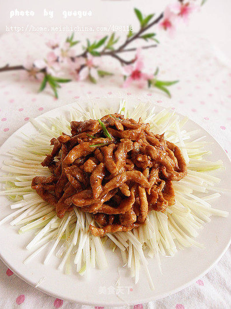 京酱肉丝的做法_【传统北京风味菜】京酱肉丝_京酱肉丝怎么做_菜谱_美食天下