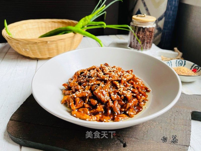 酱汁浓郁的京酱肉丝的做法_酱汁浓郁的京酱肉丝怎么做_白茶home的菜谱_美食天下