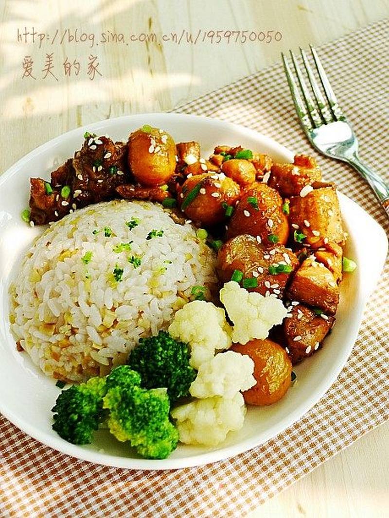 板栗烧鸡饭的做法_金秋时节的家常滋补餐—-板栗烧鸡饭_板栗烧鸡饭怎么做_菜谱_美食天下