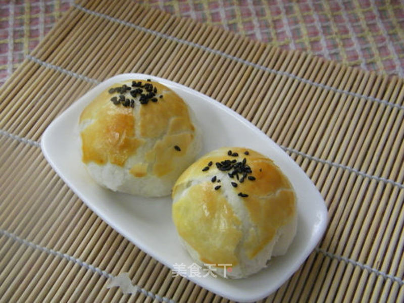 蛋黄酥的做法_【番茄自制美食】中秋月饼之苏式酥皮月饼—【蛋黄酥】_蛋黄酥怎么做_菜谱_美食天下